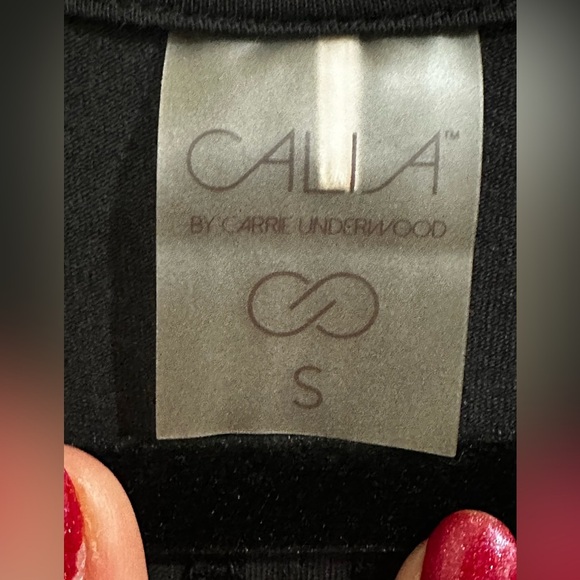 Women's Black Short Sleeve Top - Picture 3 of 3